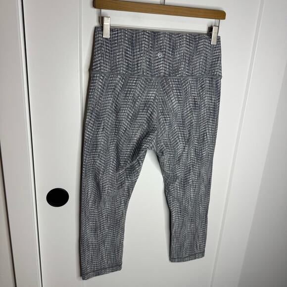 Lululemon Wunder Under Crop Hi-Rise 21" Luon Arrow Jacquard Battleship Size 10 - Picture 4 of 5